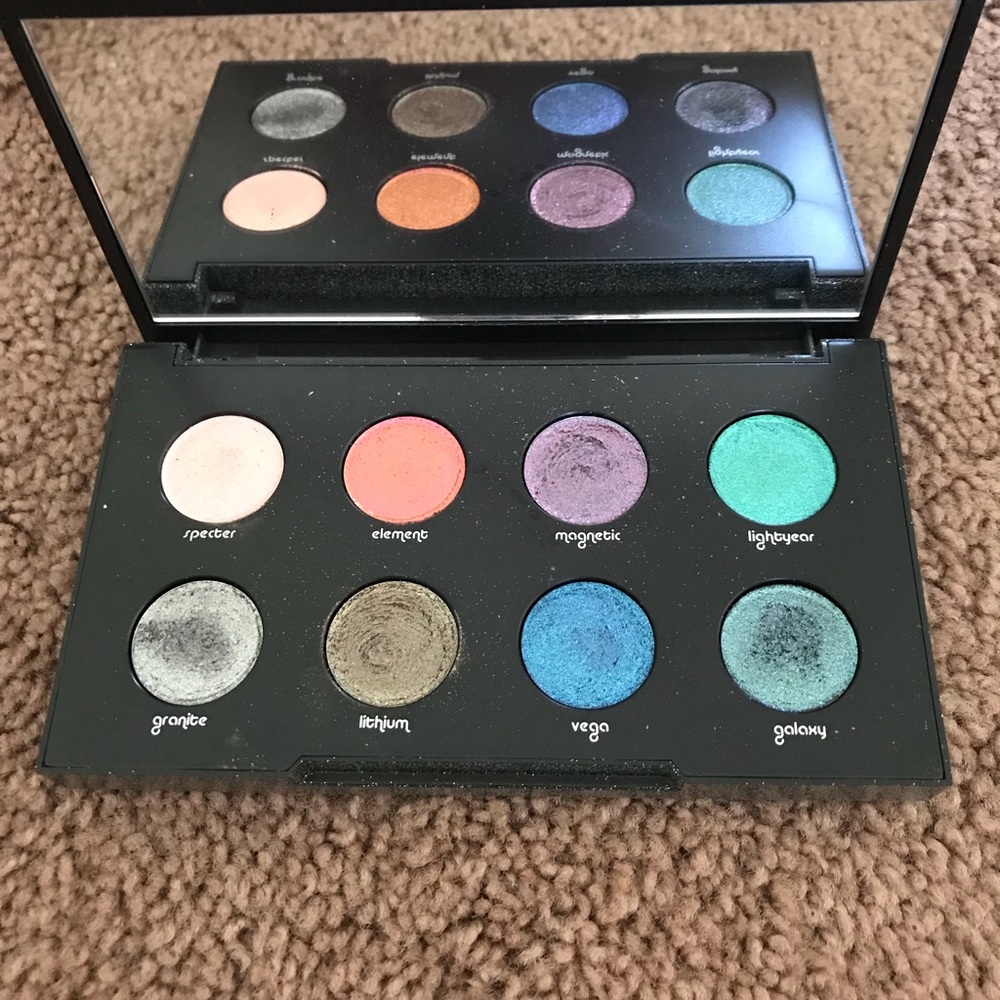 Eyeshadow pallet
